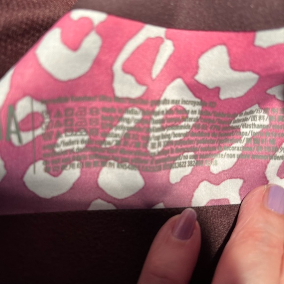 Victoria Sport Red/Black Underwire Foam Cup Bra in Animal Print Size 34DD. - Picture 6 of 6